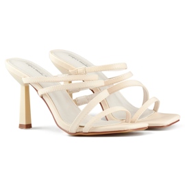 Stilfulde beige dameflip-flops med høj hæl