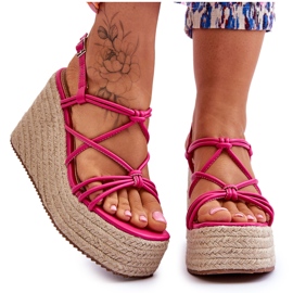 Joia Moderigtige kilesandaler med fuchsia fletning lyserød