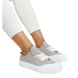 Sneakers i gråt stof fra Eduard