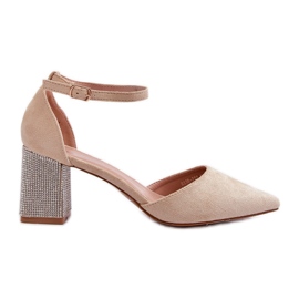 Beige pumps lavet af øko ruskind på en dekoreret hæl fra Anlitela