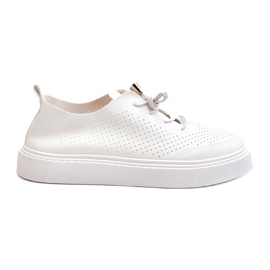 Hvide gennembrudte sneakers til kvinder