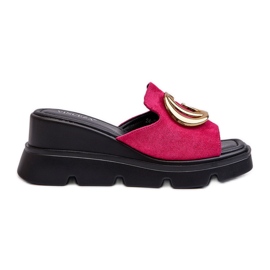 Vinceza Flip-flops til kvinder lavet af øko ruskind på en kile og en platform med gulddekoration Fuchsia Iaria lyserød