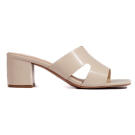 Beige højhælede flip-flops til kvinder