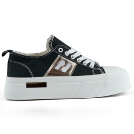 Sorte moderigtige damesneakers med en tyk platformsål