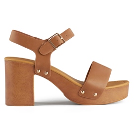 Brune sandaler med platformshæl af træ