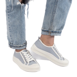 Lyseblå damesneakers på platformen
