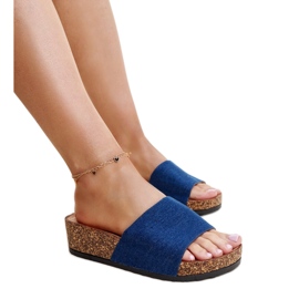 Marineblå flip-flops med en Naifene korkkile