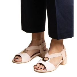 Jorga beige slip-on højhælede sandaler
