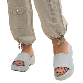 Mint flip-flops med tyk sål fra Soiza blå