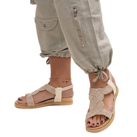 Lyse beige sandaler dekoreret med Gairsa zirkoner