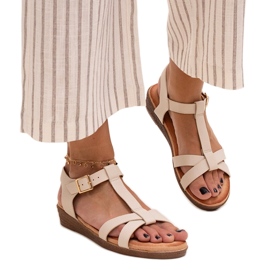 Beige Sherine sandaler med lav kile