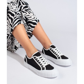 Komfortable sorte sneakers til kvinder