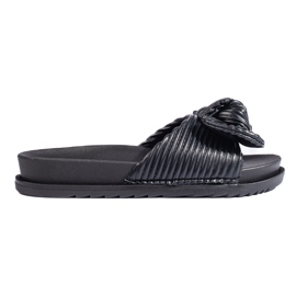 Sorte flip-flops med tyk sål