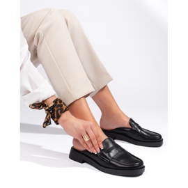 Sorte flip-flops med tyk sål