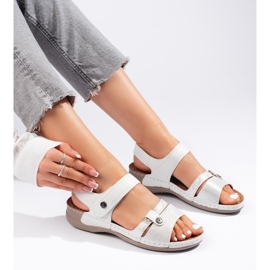 Komfortable hvide damesandaler