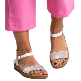 Hvide sandaler med Estellaria cubic zirconias