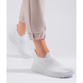 Hvide slip-on sportssko til kvinder