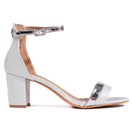 Elegante hvide højhælede damesandaler