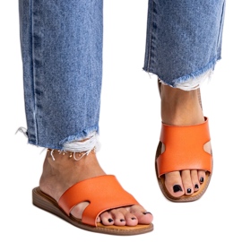 Orange flip-flops lavet af øko læder fra Kajetana
