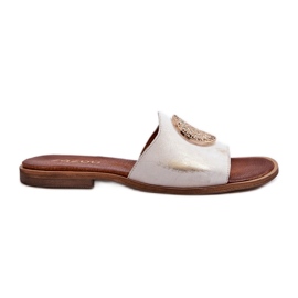 Zazoo 2938 læderflip-flops på en flad hæl med gulddekoration, børstet gylden