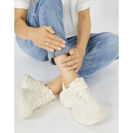 Beige sneakers med tyk sål