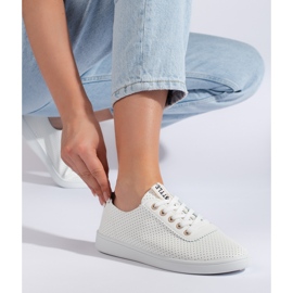 Gennembrudte hvide sneakers til kvinder