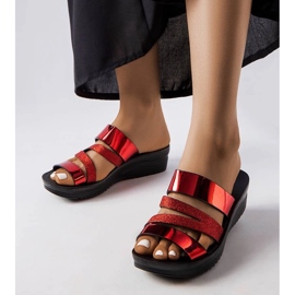 Elegante højhælede pumps i laklæder sort