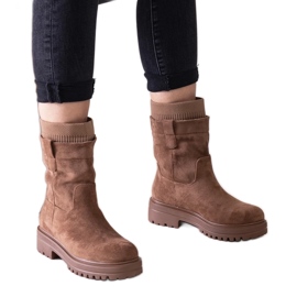 Brune slip-on ankelstøvler med en Ralia-sok
