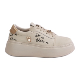 Sneakers i læder til kvinder på platformen med stifter og Vinceza-indskriften 89102 Beige
