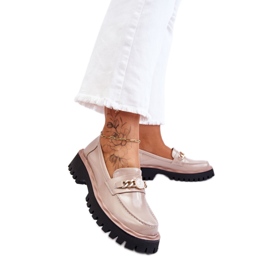 Patentbeige platform loafers