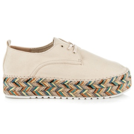 Vices Beige brogues på platformen