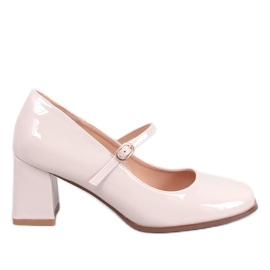 Beige patent højhælede pumps