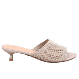Kvinders åbne arbejde flip flops på guld beige