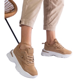 Beige sneakers med tyk sål