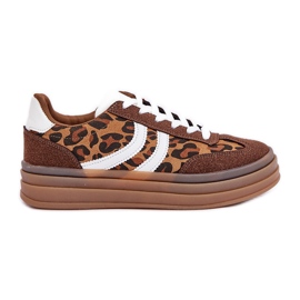 Stilfulde leopard -sneakers på den brune platform