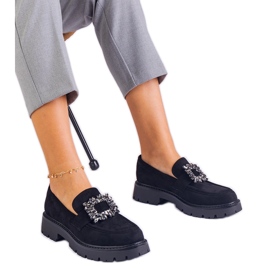 Sorte kvinders loafers fra Ekozamsz med en elegant dekoration