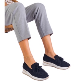 Sorte kvinders loafers på platformen med frynser