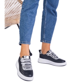 Sorte kvinders sneakers dekoreret med glitter