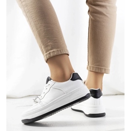 D/GMR Hvide sneakers med kæde fra Maring