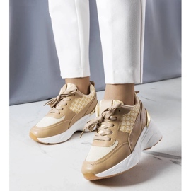 D/GMR Beige sneakers dekoreret med Lora-monogrammet