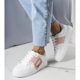 D/GMR Hvide sneakers dekoreret med et pink Toni-spænde