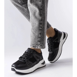 D/GMR Sorte sneakers lavet af kombinerede materialer fra Caya