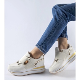 D/GMR Beige slip-on sneakers med Sages platform