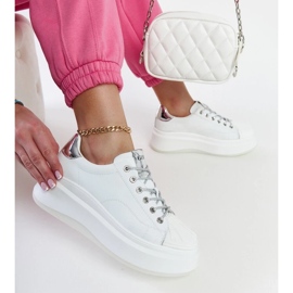 D/GMR Hvide sneakers på GoE NN2N4033 -platformen