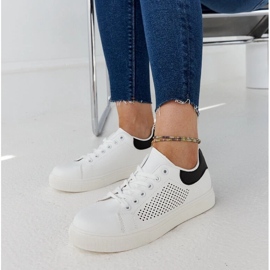 D/GMR Hvide gennembrudte Semhar sneakers