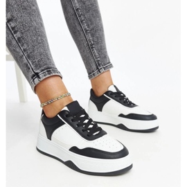 D/GMR Hvide og sorte sneakers med en tyk Rumai-sål