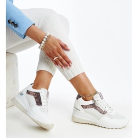 Hvide sneakers til kvinder fra Cross Jeans