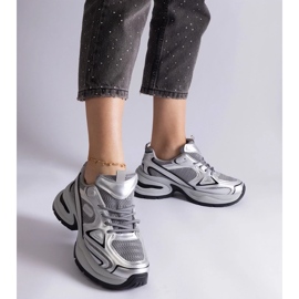 D/CEO Sølv sneakers med en massiv Adom-sål