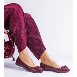 D/CEO Burgundy Ballerinas dekoreret med America Flower rød