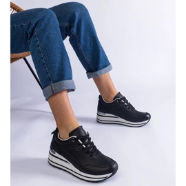 D/CEO Sorte sneakers på platformen dekoreret med glitter og den metalliske indsats af Ursula